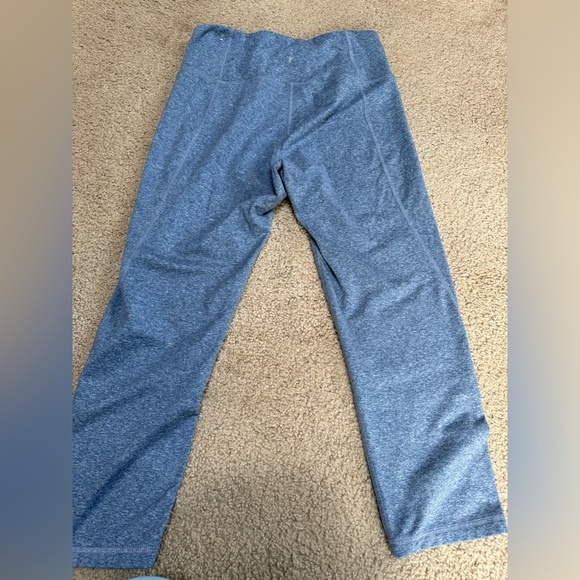 2 Pair of Old Navy High-Waisted Elevate CozeCore Crop Leggings for Women - Picture 11 of 13